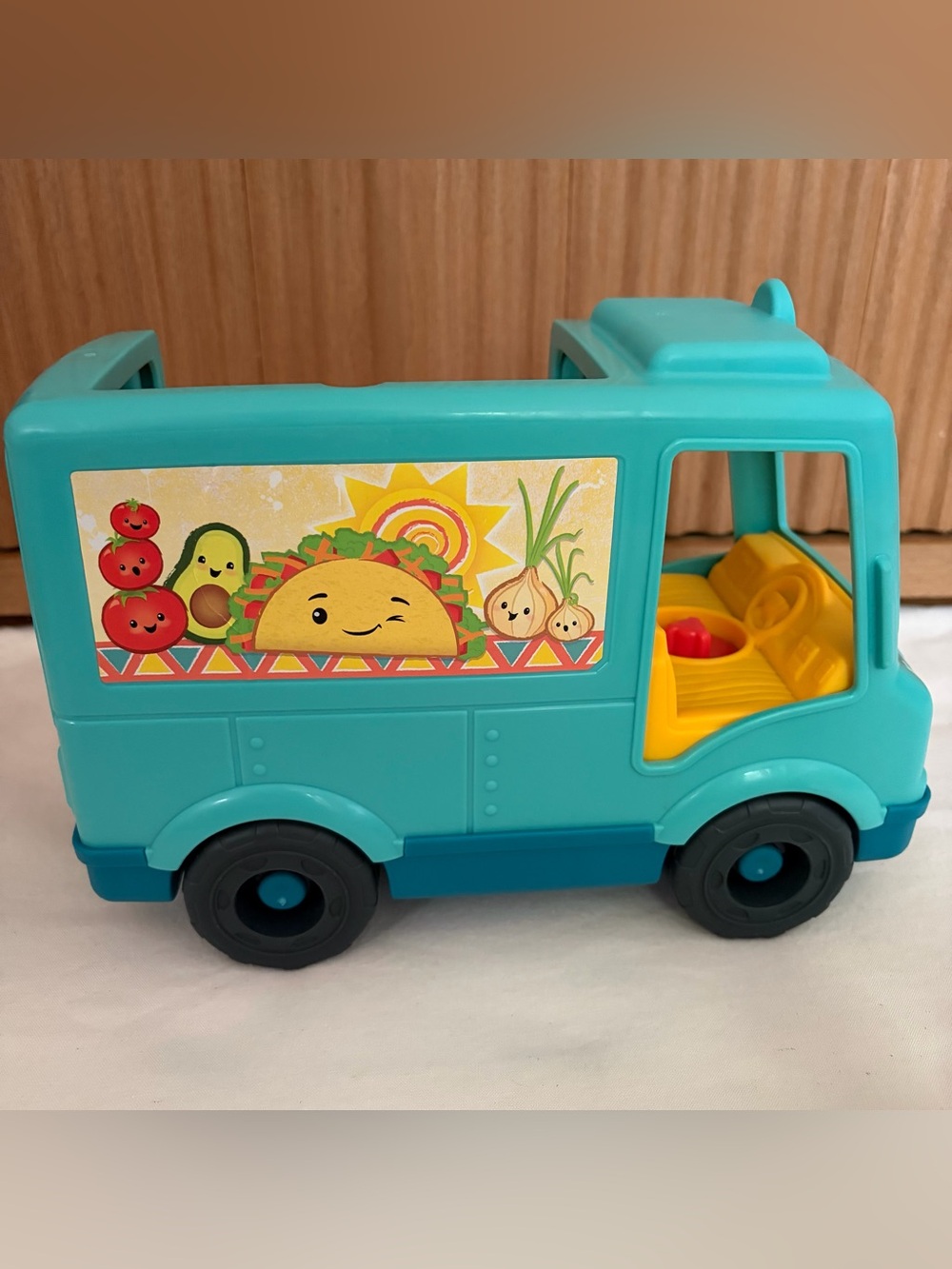 Fisher-Price Little People Serve it Up Food Taco Truck toddler toy playset - Picture 4 of 13